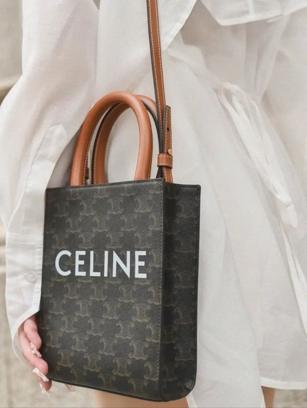 BRAND NEW!!! Celine Triomphe Canvas Calfskin Mini Vertical Cabas Tan - Picture 3 of 16